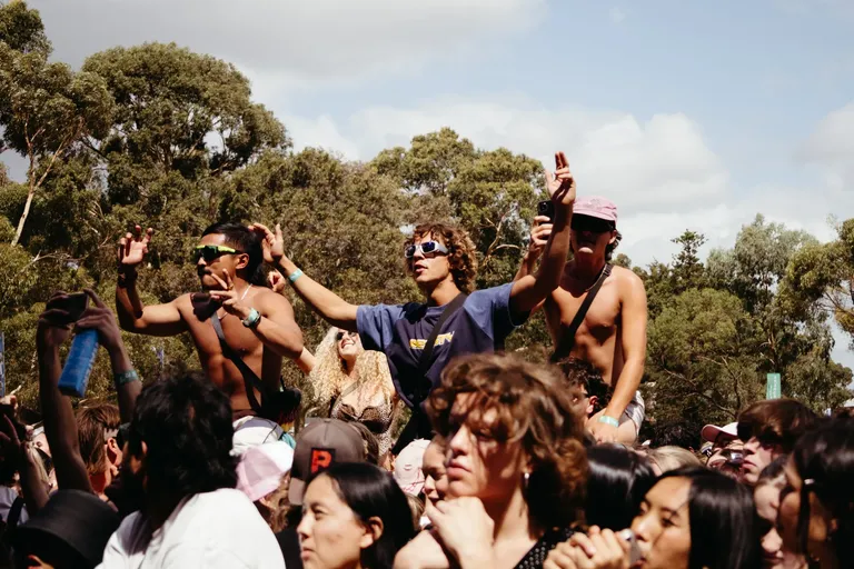Crowds 01.jpg