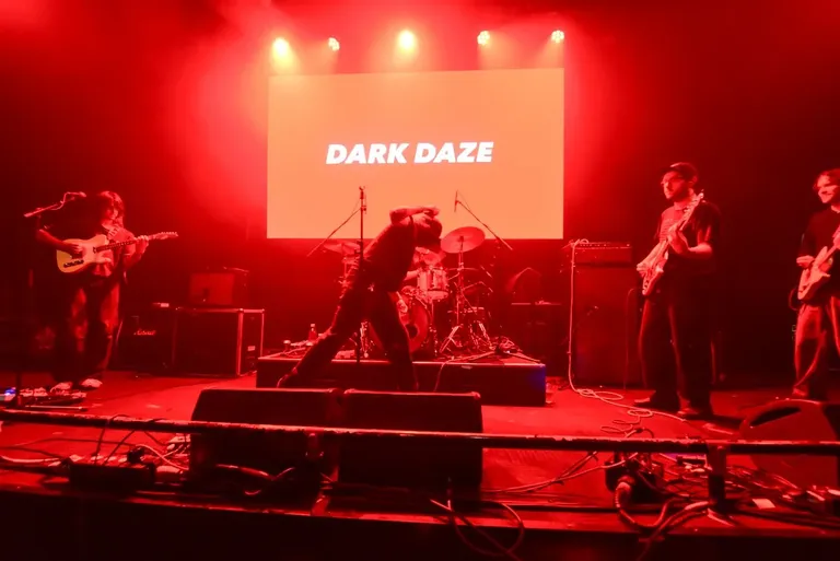 Dark Daze8270.jpg