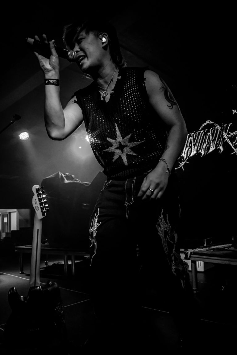 Donni Heat 25.4.26 Uni Bar 19 B&W.jpg
