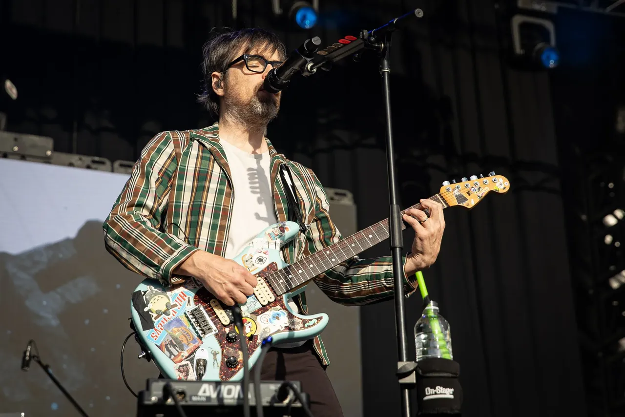 GT-2025---13-Weezer---Justin-White---justinwhitey-rebelrebelgig-11.jpg