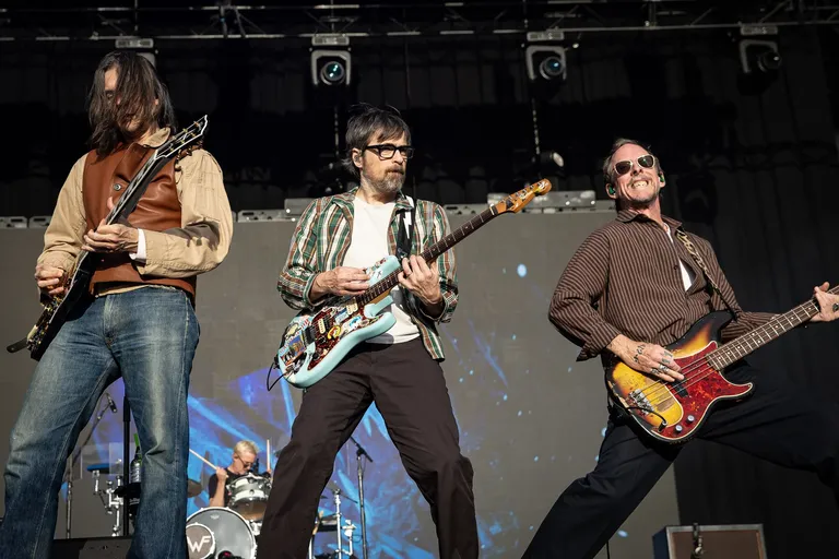 GT 2025 - 13 Weezer  - Justin White - @justinwhitey @rebelrebelgig-14.jpg