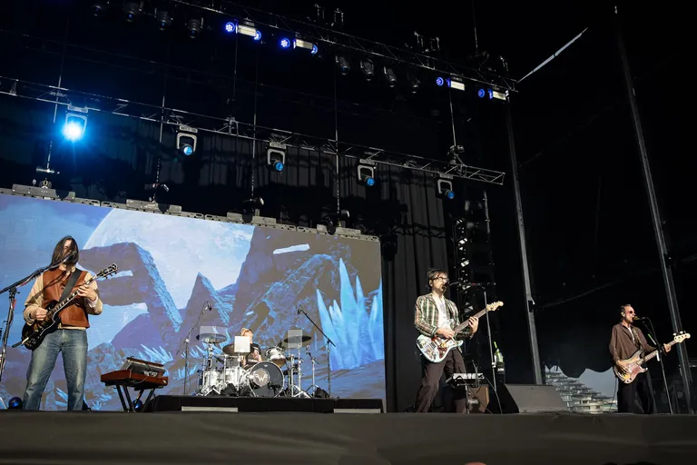 GT 2025 - 13 Weezer  - Justin White - @justinwhitey @rebelrebelgig-13.jpg
