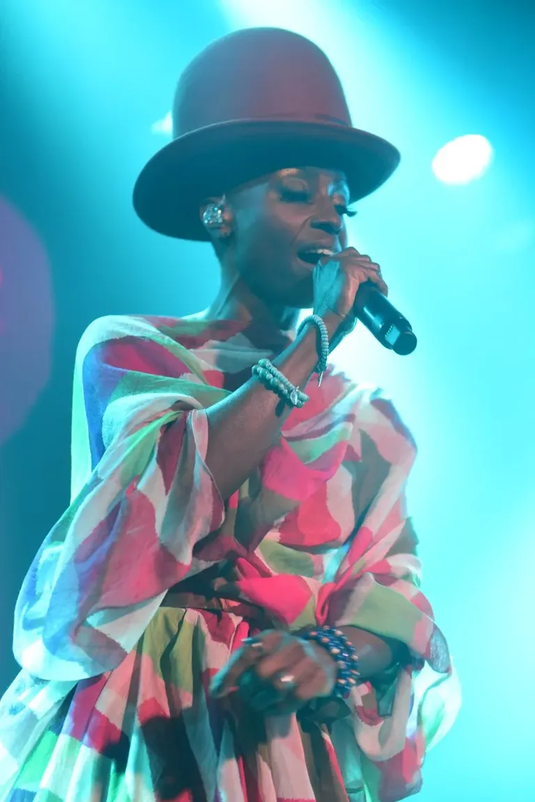 Morcheeba1442.jpg