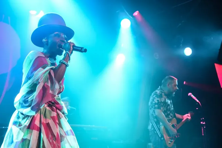 Morcheeba1456.jpg