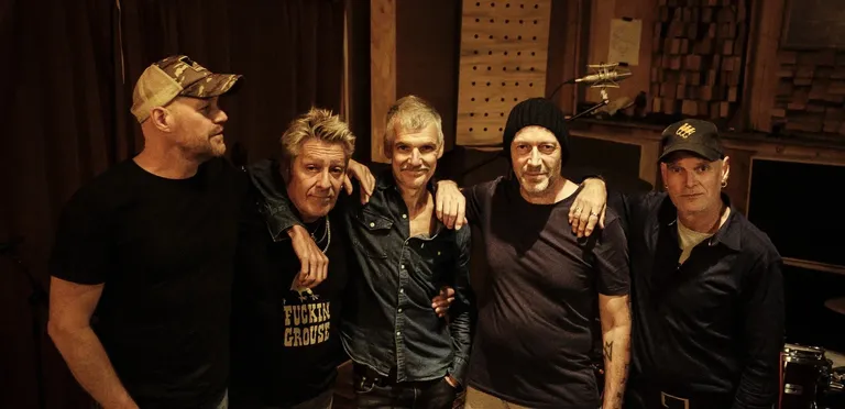 Nick-Barker-and-The-Reptiles---Press-shot.jpg
