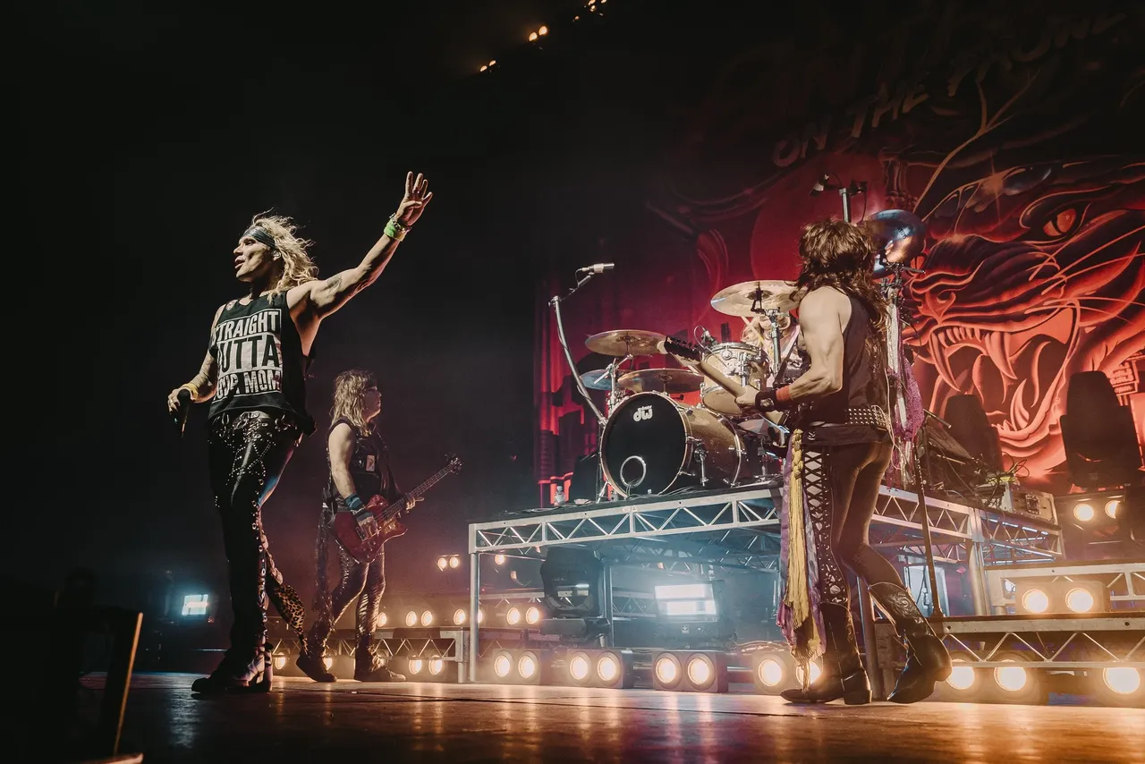 Steel-Panther---AEC---Justin-White-40.jpg