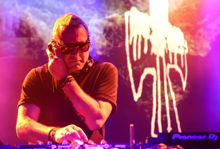 Unkle1071.jpg