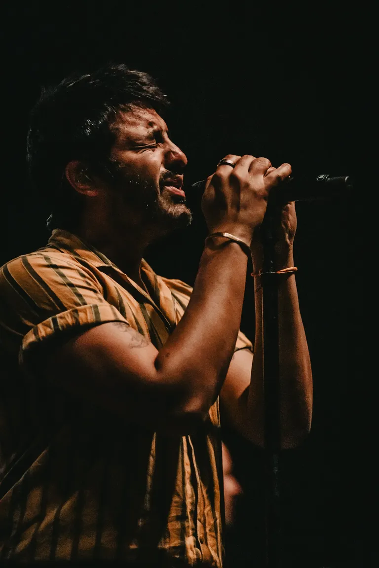 Young The Giant - AEC - The Note - Justin White @rebelrebelfight-1.jpg