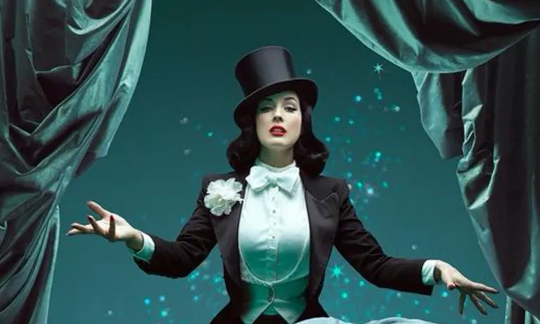  Image @DitaVonTeese 