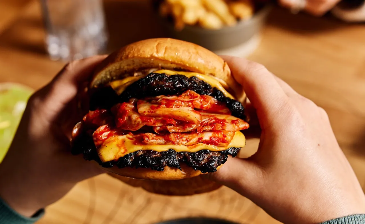  Image via @goodburger.adl 