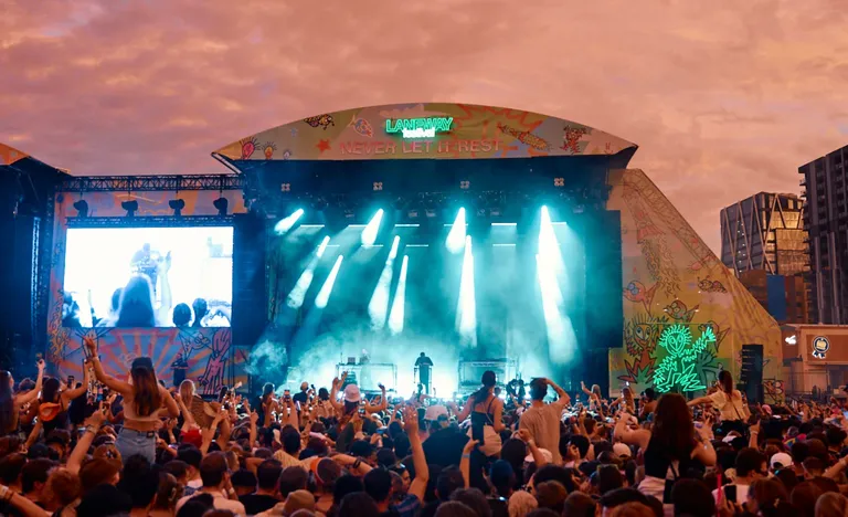  Image via @lanewayfestival (Facebook) 