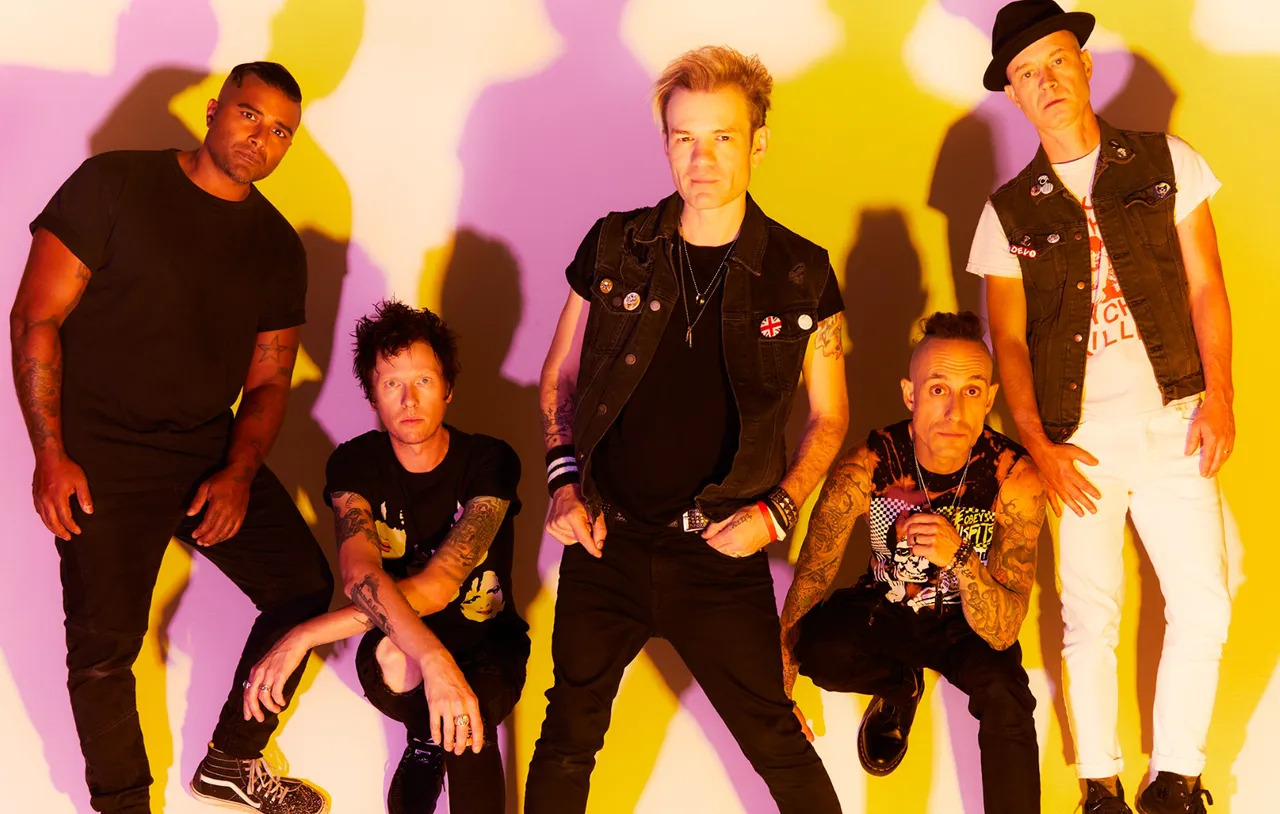 Image via @Sum41 (Facebook)