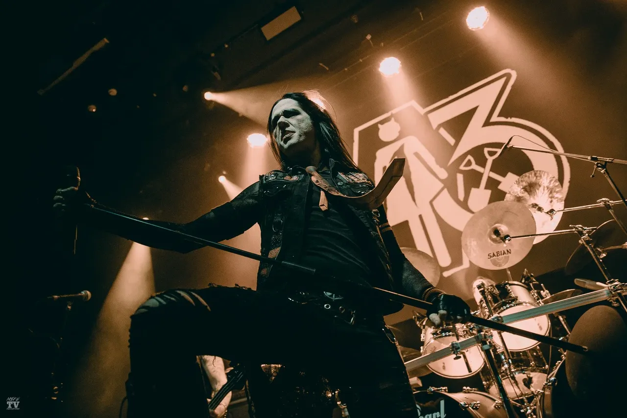 wednesday13_1.jpg
