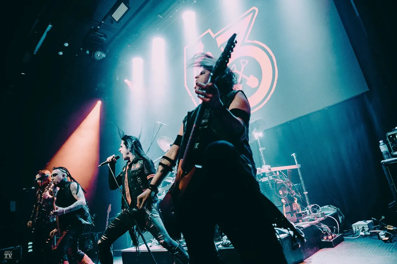 wednesday13_23.jpg